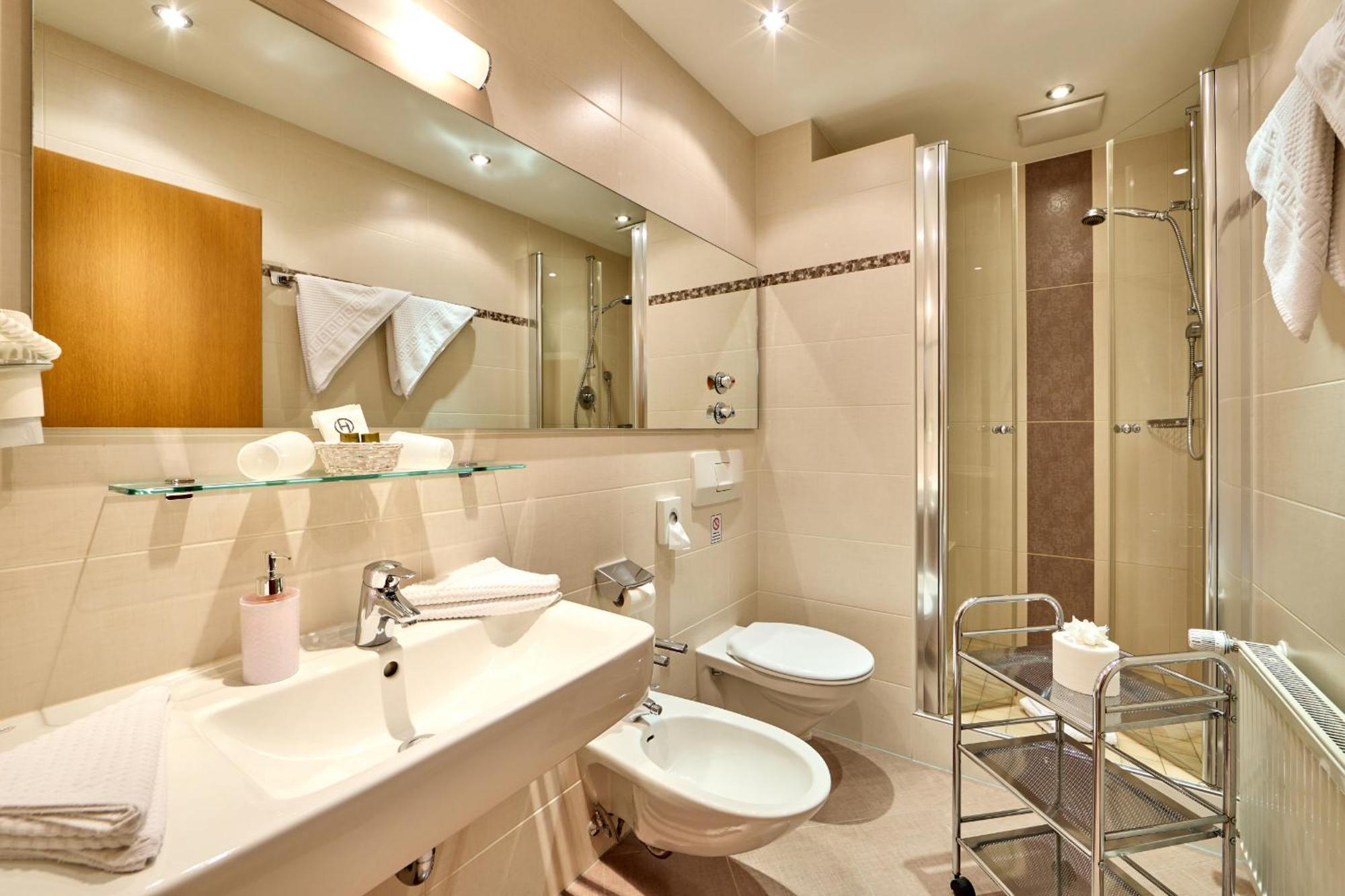 Hotel Drei Mohren Гармиш-Партенкирхен Номер фото